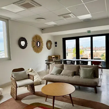 We Live Sharies - B302 Apartment